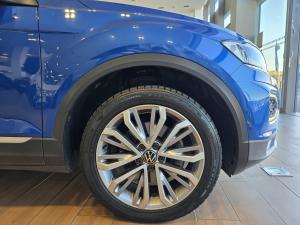 Volkswagen T-Roc 2.0TSI 140kW 4Motion Design - Image 12