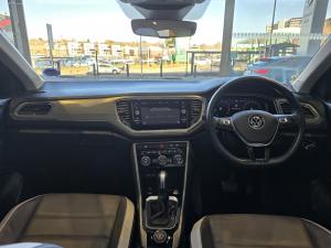 Volkswagen T-Roc 2.0TSI 140kW 4Motion Design - Image 4