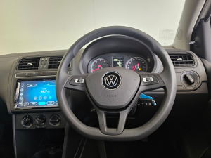 Volkswagen Polo Vivo hatch 1.4 Life - Image 5