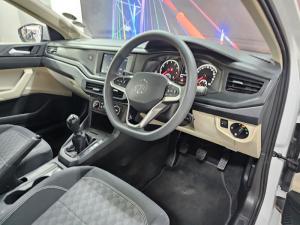 Volkswagen Polo sedan 1.6 manual - Image 4