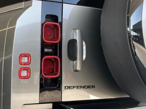 Land Rover Defender 110 D350 X-Dynamic HSE - Image 11