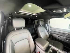 Land Rover Defender 110 D350 X-Dynamic HSE - Image 17
