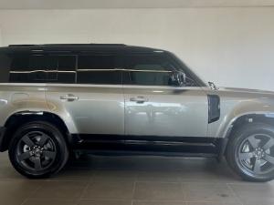 Land Rover Defender 110 D350 X-Dynamic HSE - Image 4