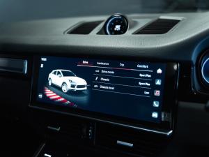 Porsche Cayenne coupe Platinum Edition - Image 19