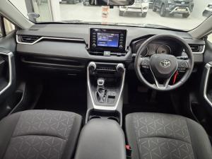 Toyota RAV4 2.0 GX auto - Image 6