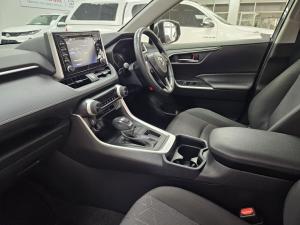 Toyota RAV4 2.0 GX auto - Image 7