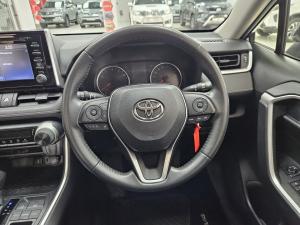 Toyota RAV4 2.0 GX auto - Image 8