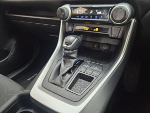 Toyota RAV4 2.0 GX auto - Image 10