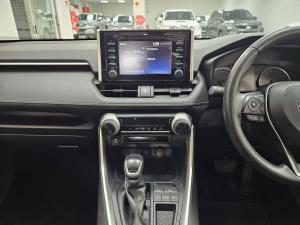 Toyota RAV4 2.0 GX auto - Image 12