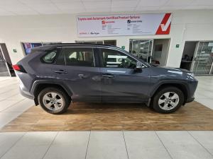 Toyota RAV4 2.0 GX auto - Image 3
