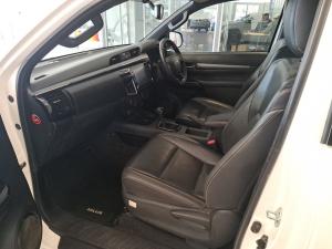 Toyota Hilux 2.8GD-6 Xtra cab Legend auto - Image 9