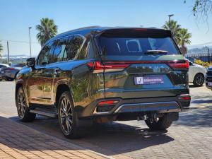 Lexus LX 500d F Sport - Image 11