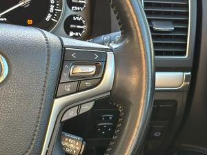Toyota Land Cruiser 200 4.5D-4D V8 VX-R - Image 10