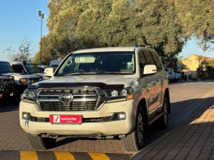 Toyota Land Cruiser 200 4.5D-4D V8 VX-R - Image 17