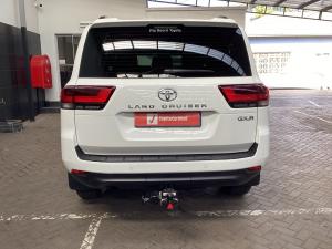 Toyota Land Cruiser Prado 2.8GD VX-L - Image 5