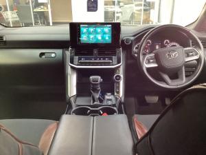 Toyota Land Cruiser Prado 2.8GD VX-L - Image 6