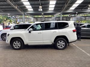Toyota Land Cruiser Prado 2.8GD VX-L - Image 25