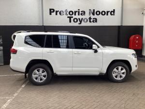Toyota Land Cruiser Prado 2.8GD VX-L - Image 3