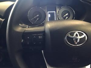 Toyota Hilux 2.4 GD-6 Raider X 4X4 automaticD/C - Image 9
