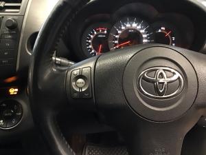 Toyota RAV4 2.0 VX auto - Image 9
