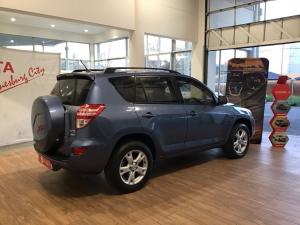 Toyota RAV4 2.0 VX auto - Image 2