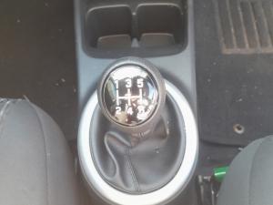 Toyota Vitz 1.0 XR manual - Image 11