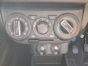 Toyota Vitz 1.0 XR manual - Image 13