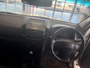 Isuzu D-MAX 250C Fleetside S/C - Image 6