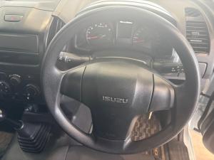 Isuzu D-MAX 250C Fleetside S/C - Image 8