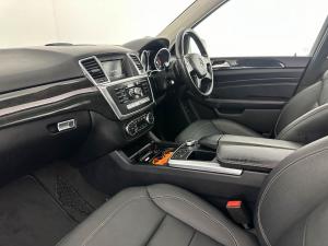 Mercedes-Benz ML 350 Bluetec - Image 15