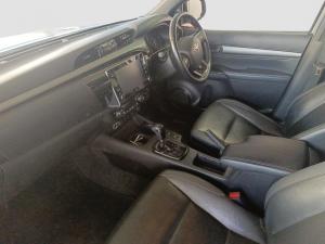Toyota Hilux 2.8 GD-6 RB Legend 4X4 automaticD/C - Image 3