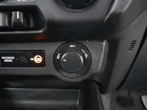 Isuzu D-MAX 1.9 Ddi LS 4X4 automatic D/C - Image 17