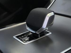 Land Rover Range Rover Evoque D200 R-Dynamic HSE - Image 21