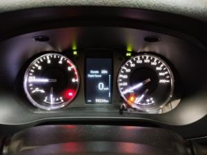 Toyota Hilux 2.4GD-6 double cab Raider manual - Image 13