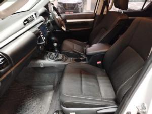 Toyota Hilux 2.4GD-6 double cab Raider manual - Image 5