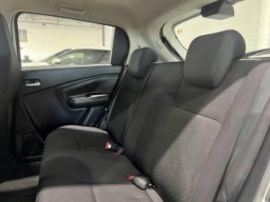 Toyota Vitz 1.0 XR manual - Image 10
