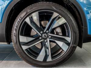 Volvo XC40 B3 Ultimate Dark - Image 11