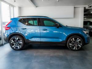 Volvo XC40 B3 Ultimate Dark - Image 2