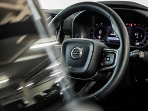 Volvo XC40 B3 Ultimate Dark - Image 5