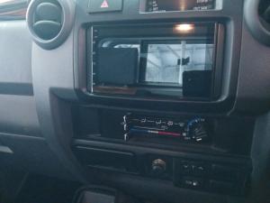 Toyota Land Cruiser 79 4.5D-4D V8 single cab LX - Image 13