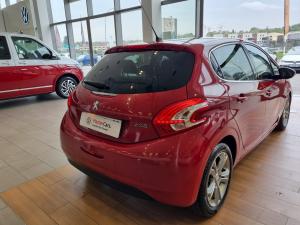 Peugeot 208 5-door 1.6 Active auto - Image 9