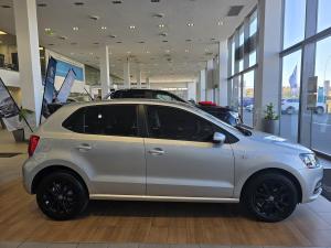 Volkswagen Polo Vivo hatch 1.6 Comfortline auto - Image 3