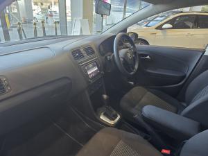 Volkswagen Polo Vivo hatch 1.6 Comfortline auto - Image 6