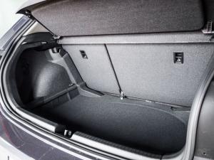 Volkswagen Polo hatch 1.0TSI Life manual - Image 18