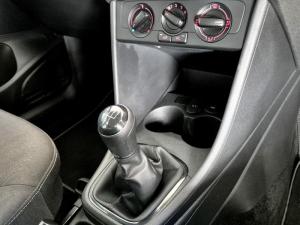 Volkswagen Polo Vivo hatch 1.4 Life - Image 15
