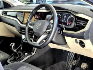 Volkswagen Polo sedan 1.6 Life manual - Image 12