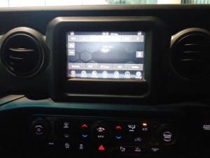 Jeep Wrangler Unlimited 3.6 Sport - Image 10