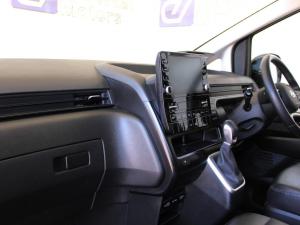 Hyundai Staria 2.2D Executive 9-seater - Image 13