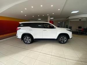 Toyota Fortuner 2.4GD-6 4x4 - Image 3