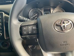 Toyota Hilux 2.4GD-6 Xtra cab Raider manual - Image 9